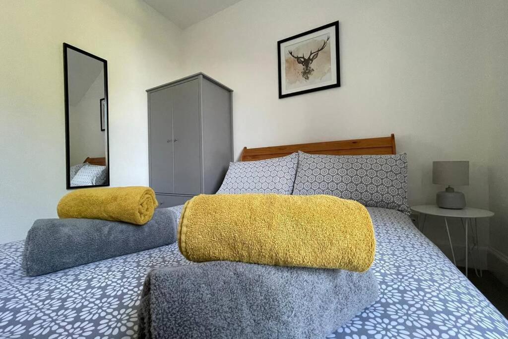 No 10 Immaculate City Centre, Top Floor 2 Bed Flat With Free Parking Inverness Kültér fotó